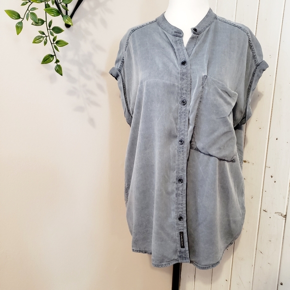 CALVIN KLEIN | VISCOSE BUTTONED CAPPED SLE… - Picture 2 of 8